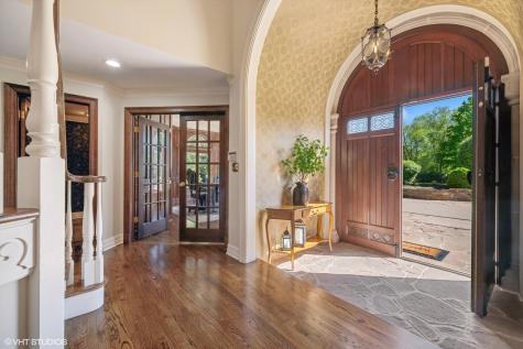 33 Ketterling Court North Barrington IL 60010
