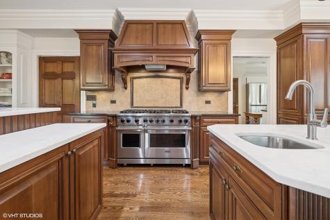 33 Ketterling Court North Barrington IL 60010