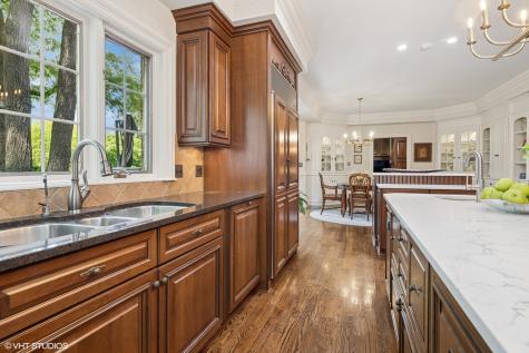 33 Ketterling Court North Barrington IL 60010