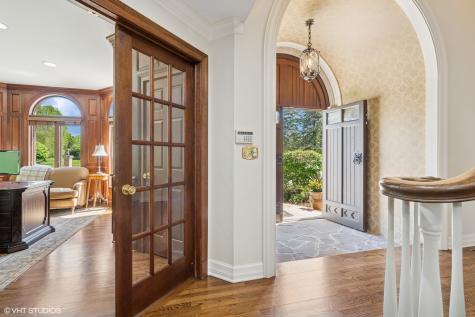 33 Ketterling Court North Barrington IL 60010