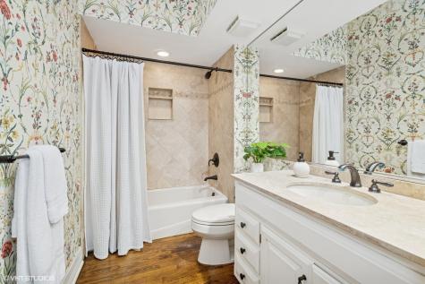 33 Ketterling Court North Barrington IL 60010