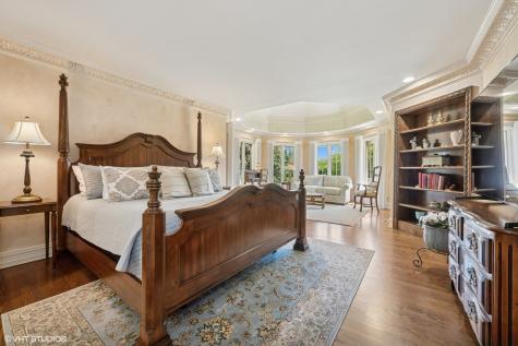 33 Ketterling Court North Barrington IL 60010