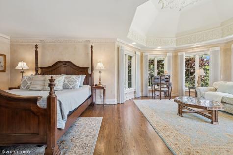 33 Ketterling Court North Barrington IL 60010