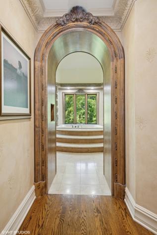 33 Ketterling Court North Barrington IL 60010