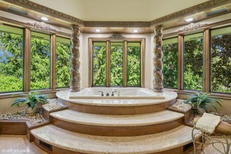 33 Ketterling Court North Barrington IL 60010
