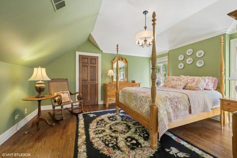 33 Ketterling Court North Barrington IL 60010