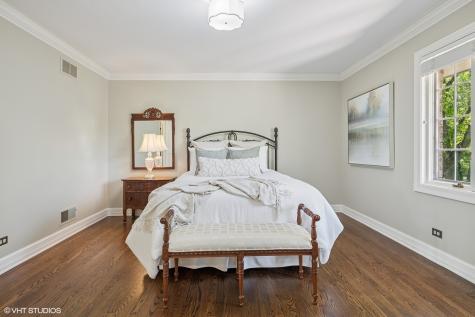 33 Ketterling Court North Barrington IL 60010