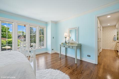 33 Ketterling Court North Barrington IL 60010