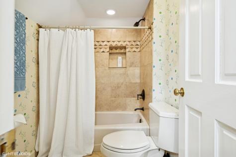 33 Ketterling Court North Barrington IL 60010