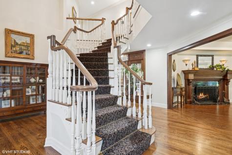 33 Ketterling Court North Barrington IL 60010