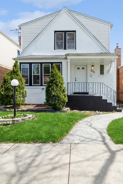 10429 South Indiana Avenue Chicago IL 60628