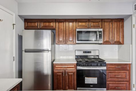 412 Quaker Hill Court Aurora IL 60504