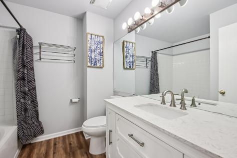 412 Quaker Hill Court Aurora IL 60504