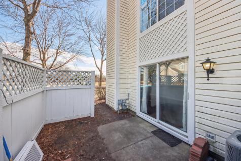 412 Quaker Hill Court Aurora IL 60504