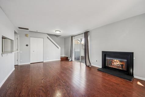 412 Quaker Hill Court Aurora IL 60504