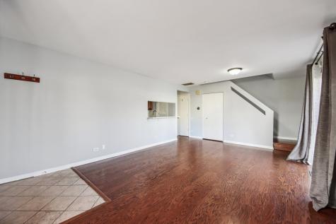 412 Quaker Hill Court Aurora IL 60504