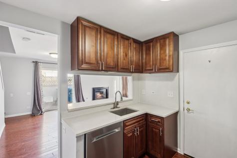 412 Quaker Hill Court Aurora IL 60504