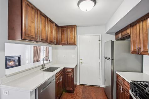 412 Quaker Hill Court Aurora IL 60504