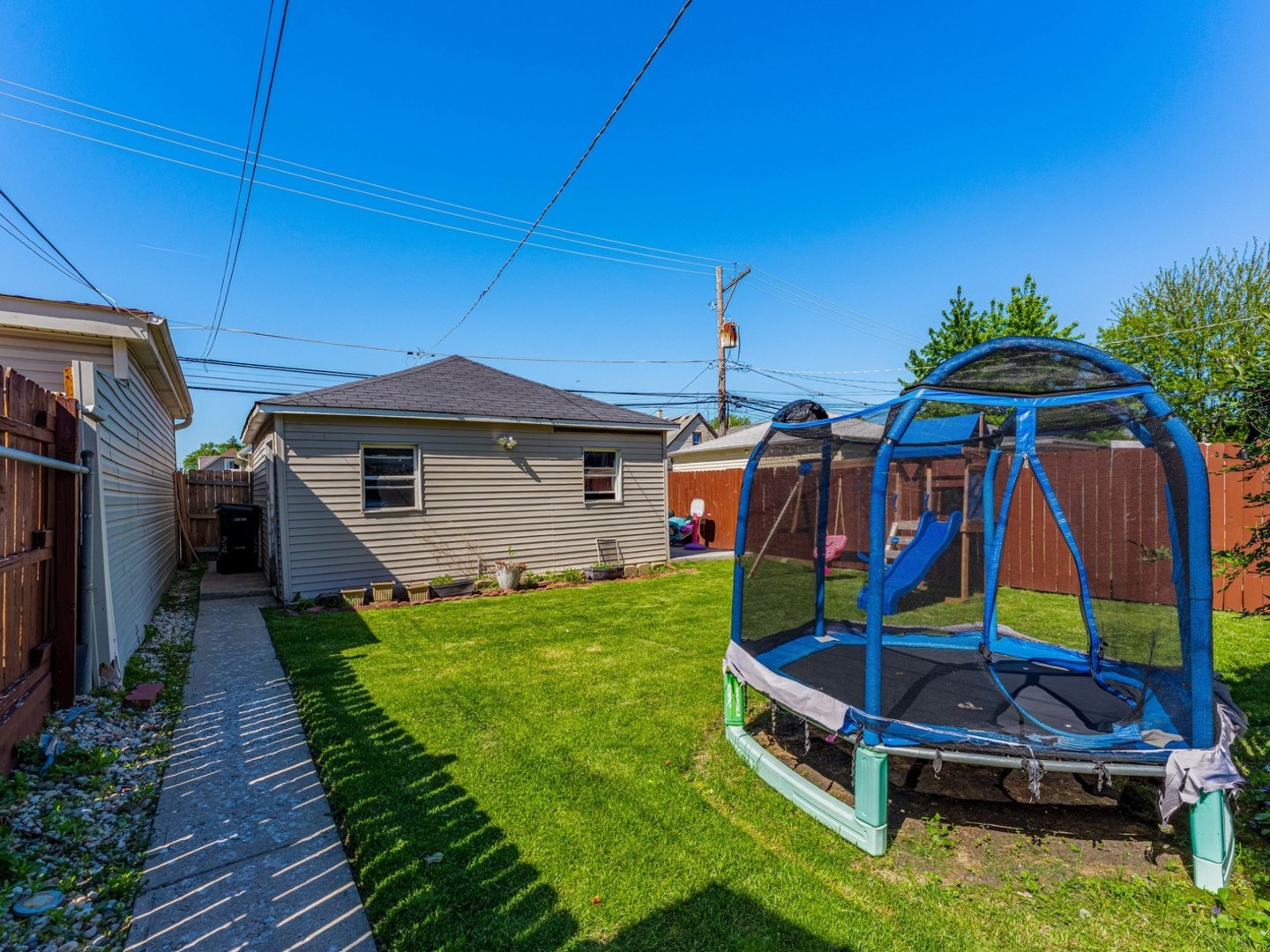 5138 West Addison Street Chicago IL 60641