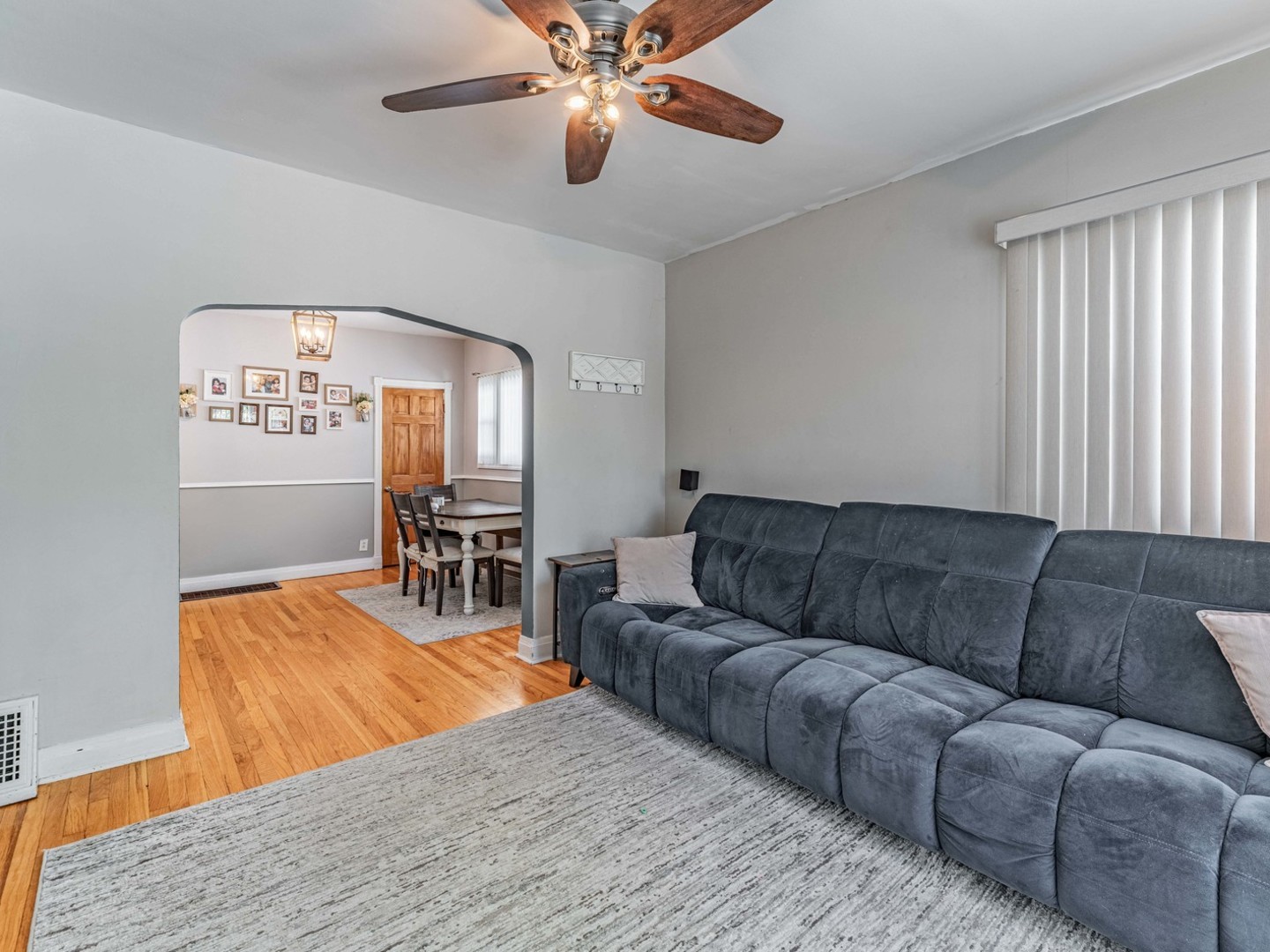 5138 West Addison Street Chicago IL 60641