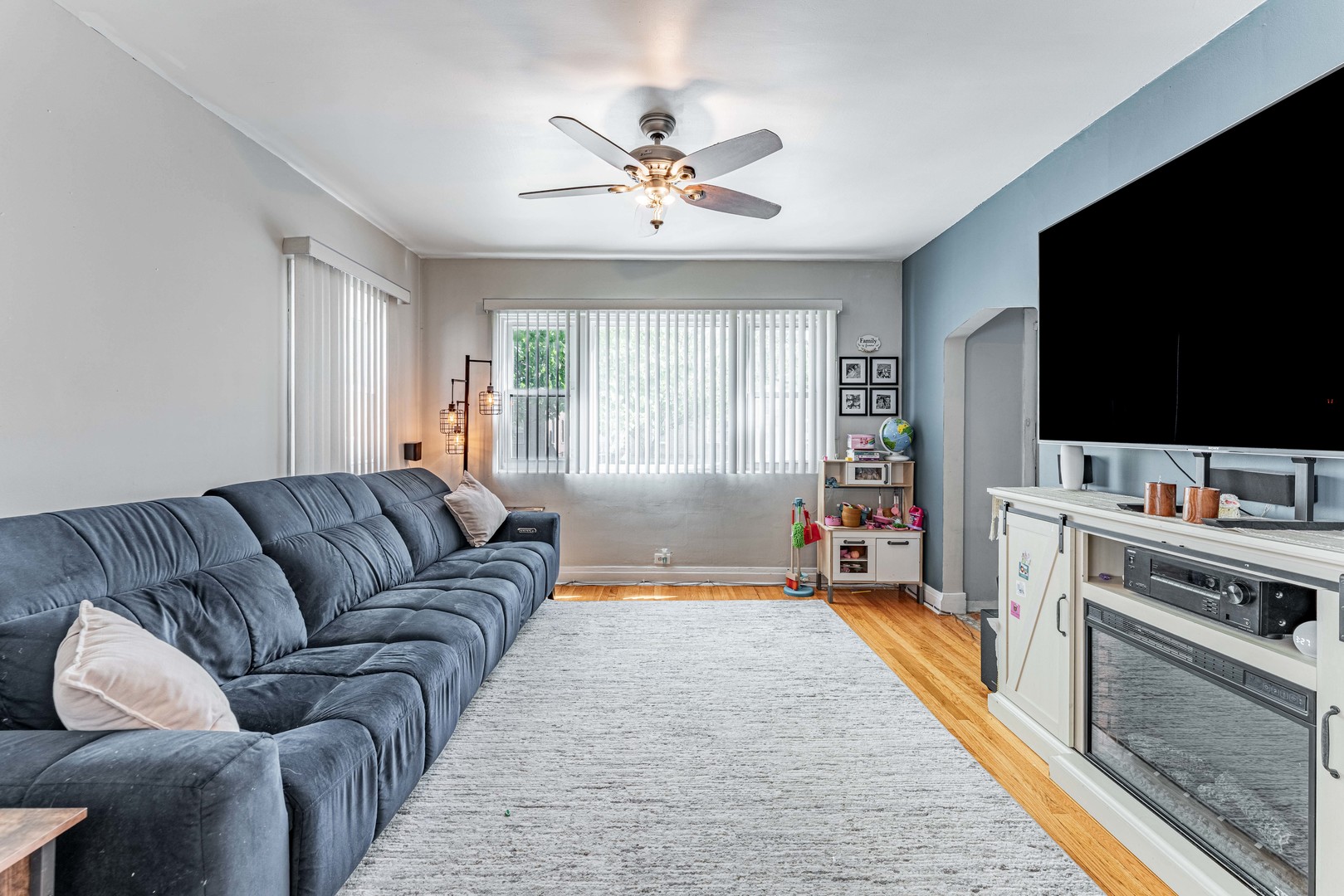 5138 West Addison Street Chicago IL 60641