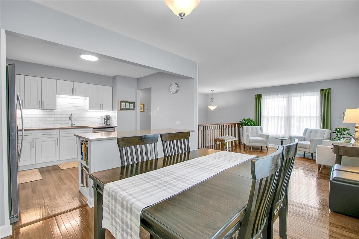 1838 Prentiss Drive Downers Grove IL 60516