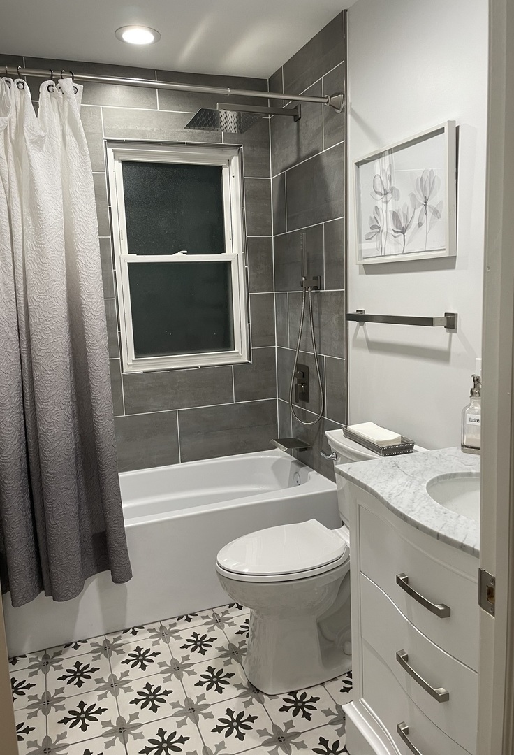 4830 West Kamerling Avenue Chicago IL 60651