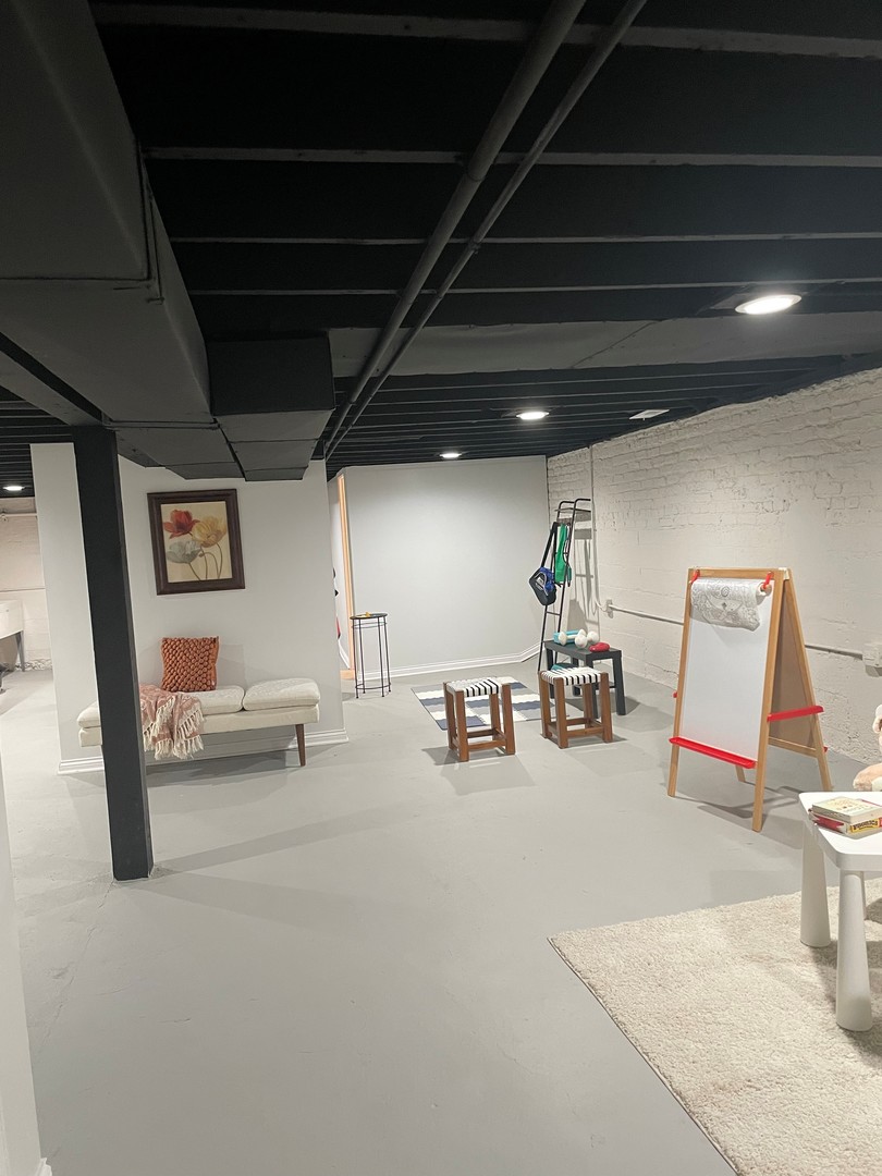 4830 West Kamerling Avenue Chicago IL 60651