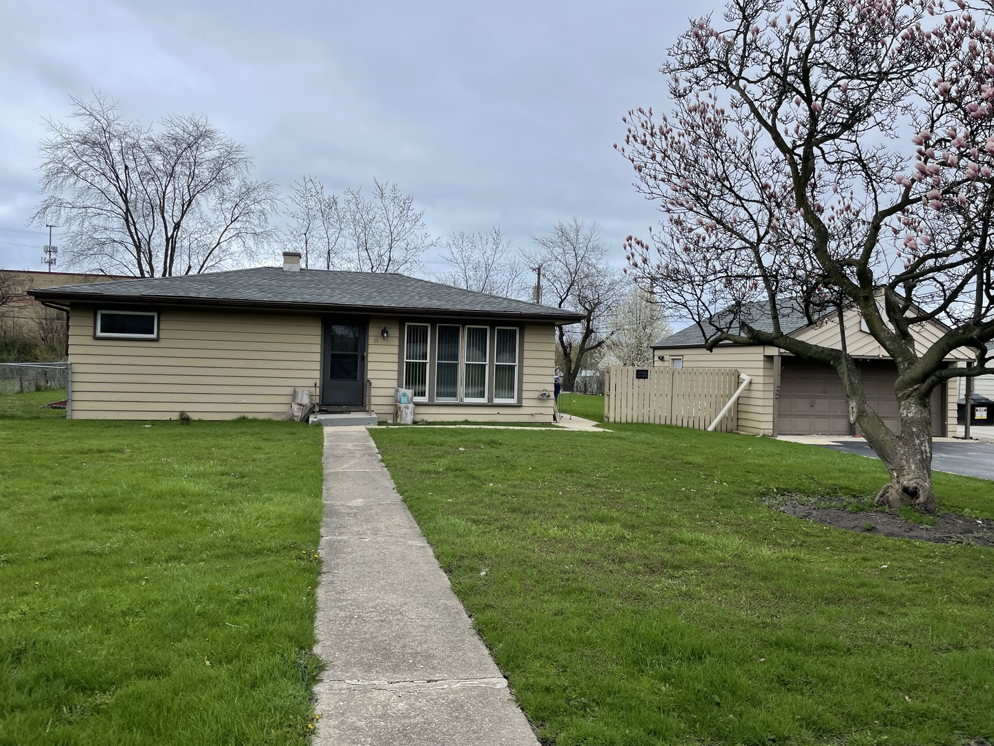11 Shagbark Road Lake Bluff IL 60044