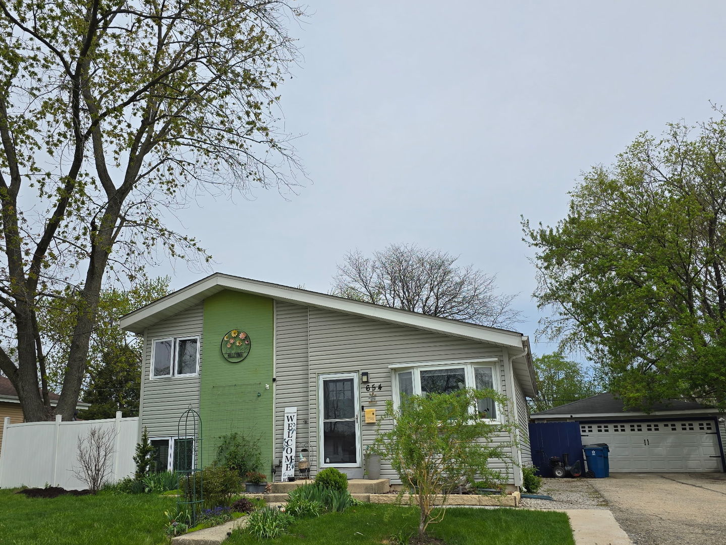 654 Easy Street Glendale Heights IL 60139