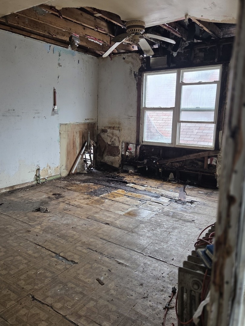 10514 South Perry Avenue Chicago IL 60628