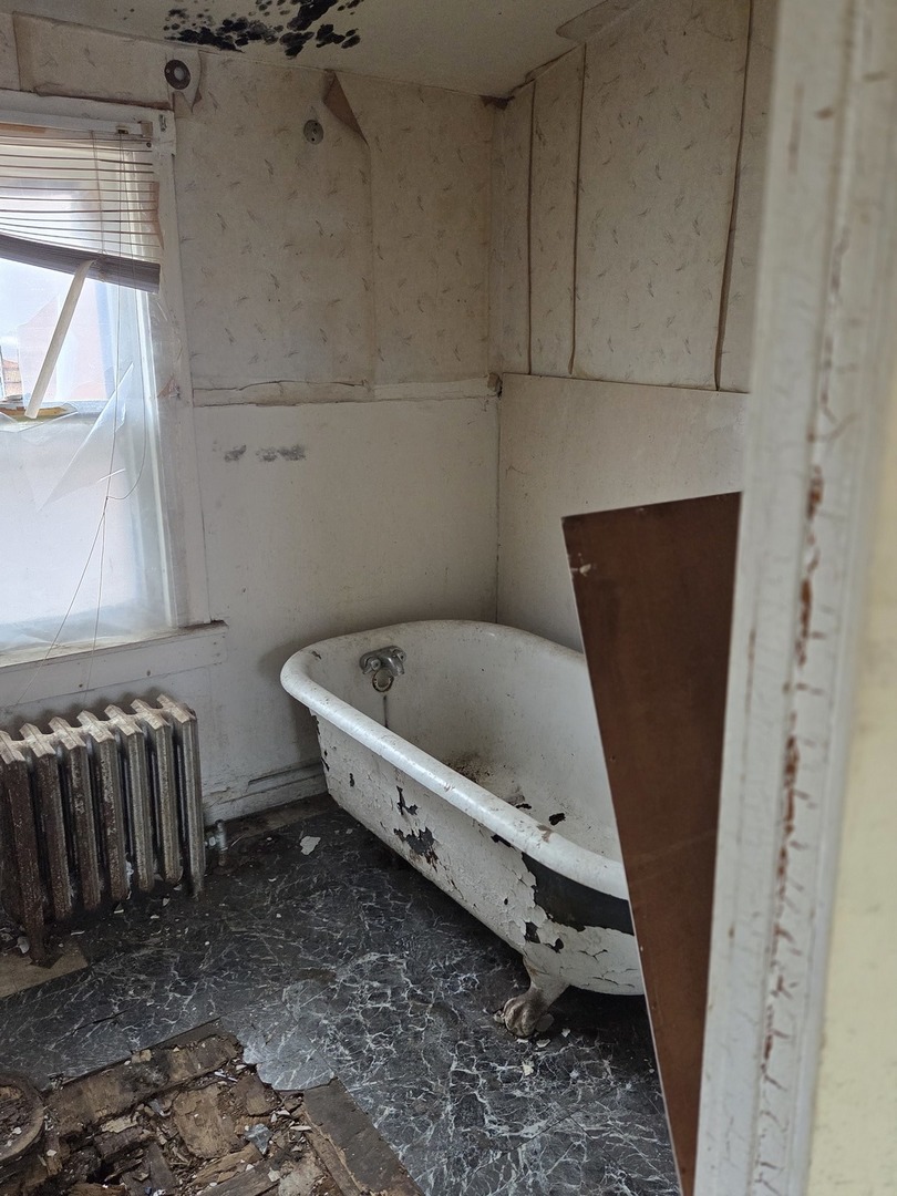 10514 South Perry Avenue Chicago IL 60628
