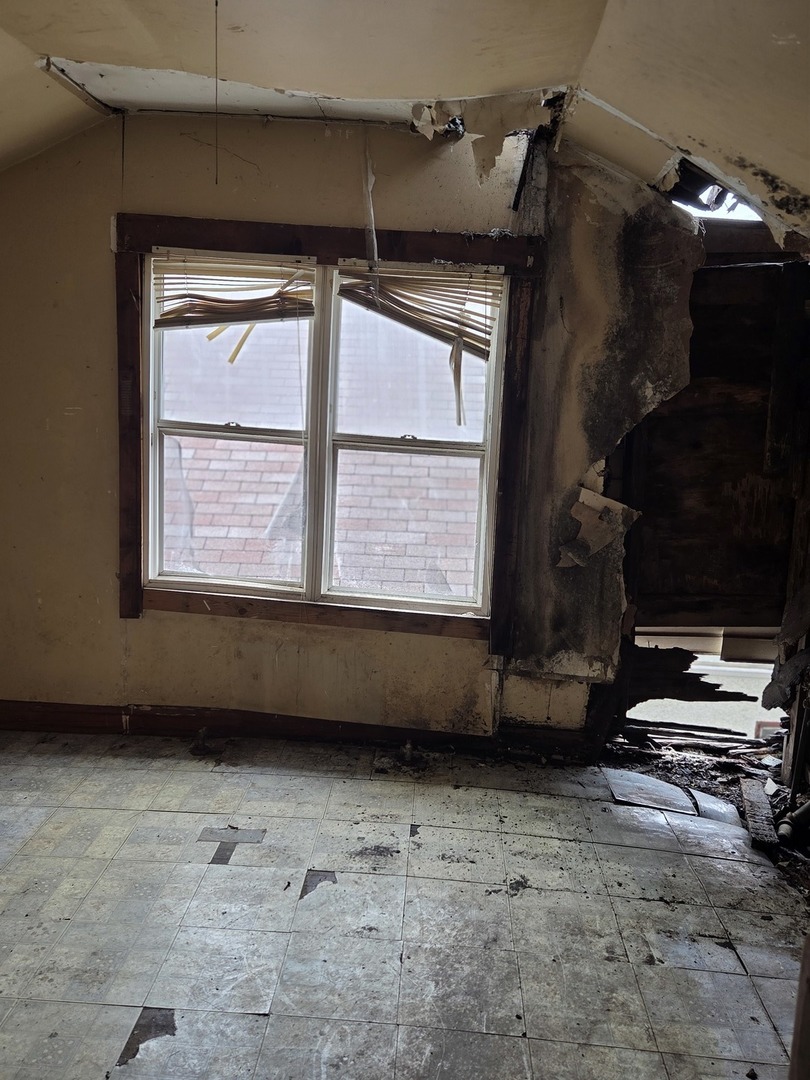 10514 South Perry Avenue Chicago IL 60628