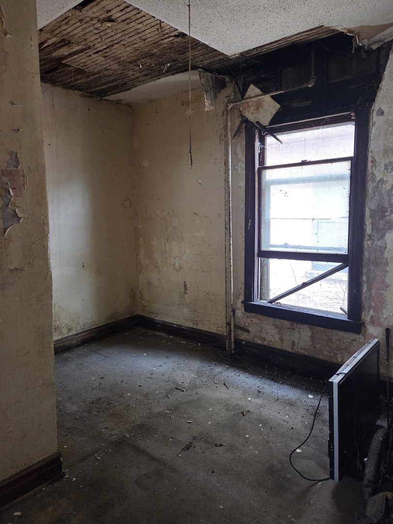 10514 South Perry Avenue Chicago IL 60628