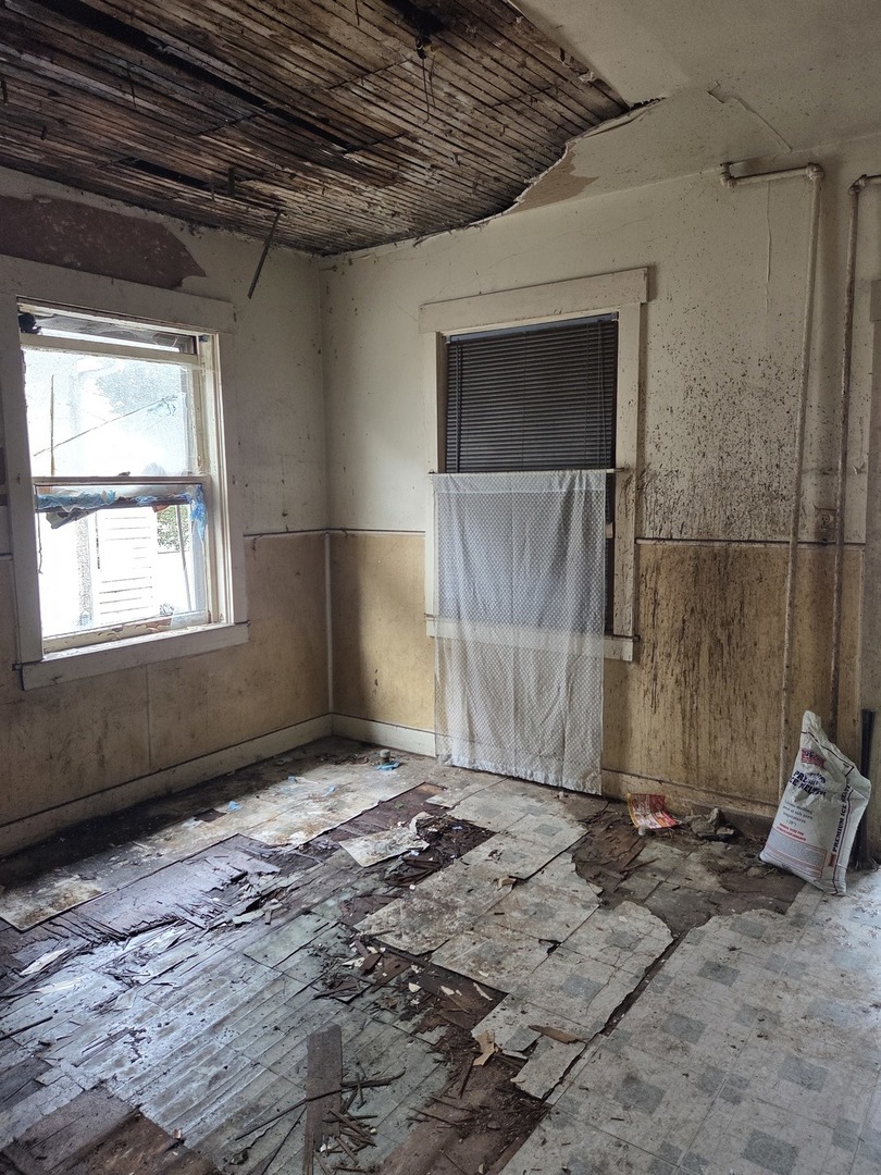 10514 South Perry Avenue Chicago IL 60628