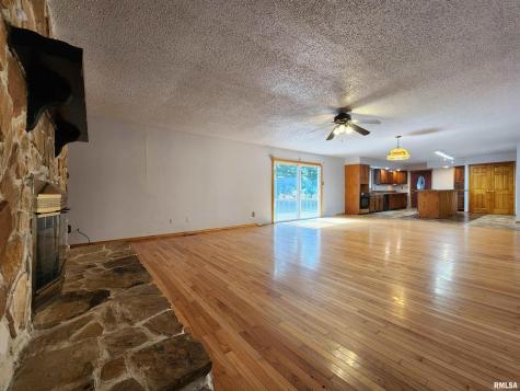 10107 Sugar Creek Road Benton IL 62812