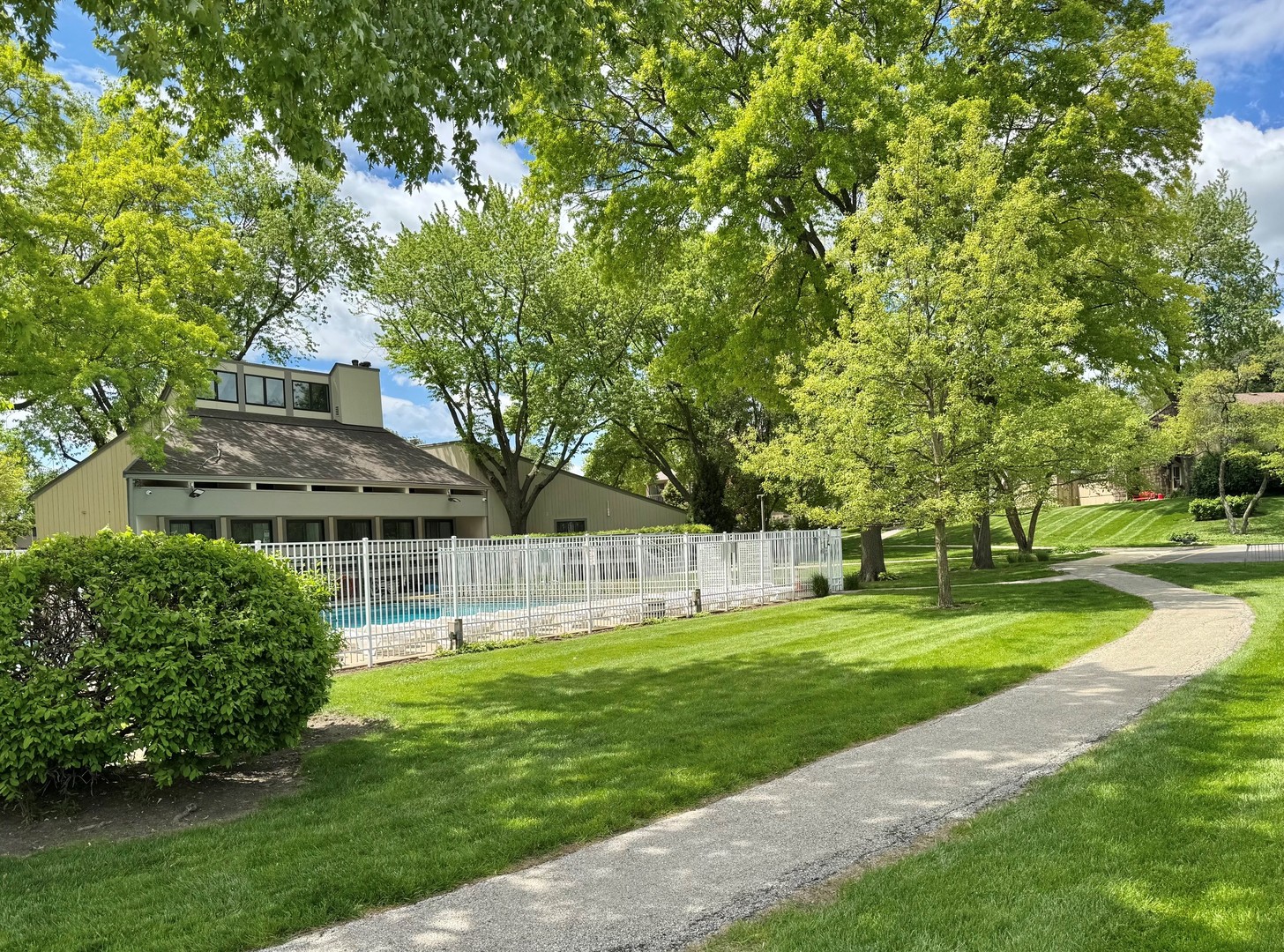 626 Bryce Trail Roselle IL 60172