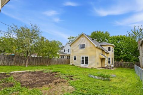 1847 10TH Street Moline IL 61265