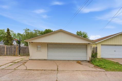 1847 10TH Street Moline IL 61265