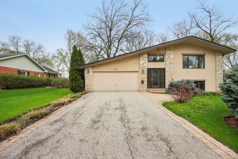 236 Monument Avenue Barrington IL 60010