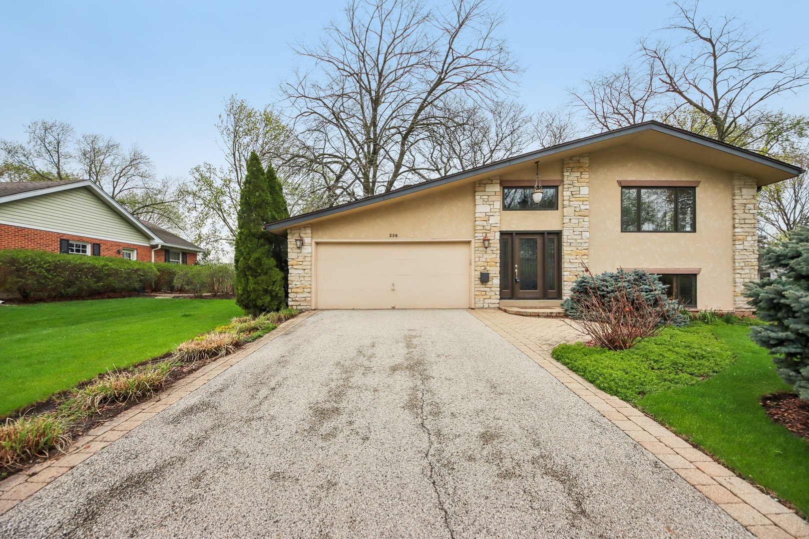 236 Monument Avenue Barrington IL 60010
