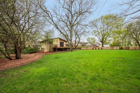 236 Monument Avenue Barrington IL 60010