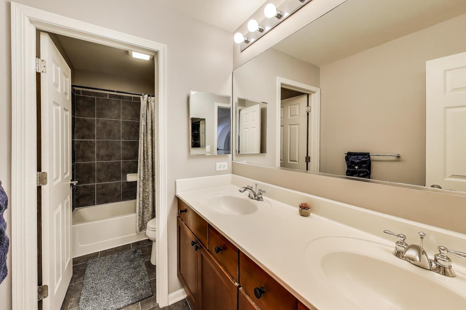 1361 Brentwood Trail Bolingbrook IL 60490