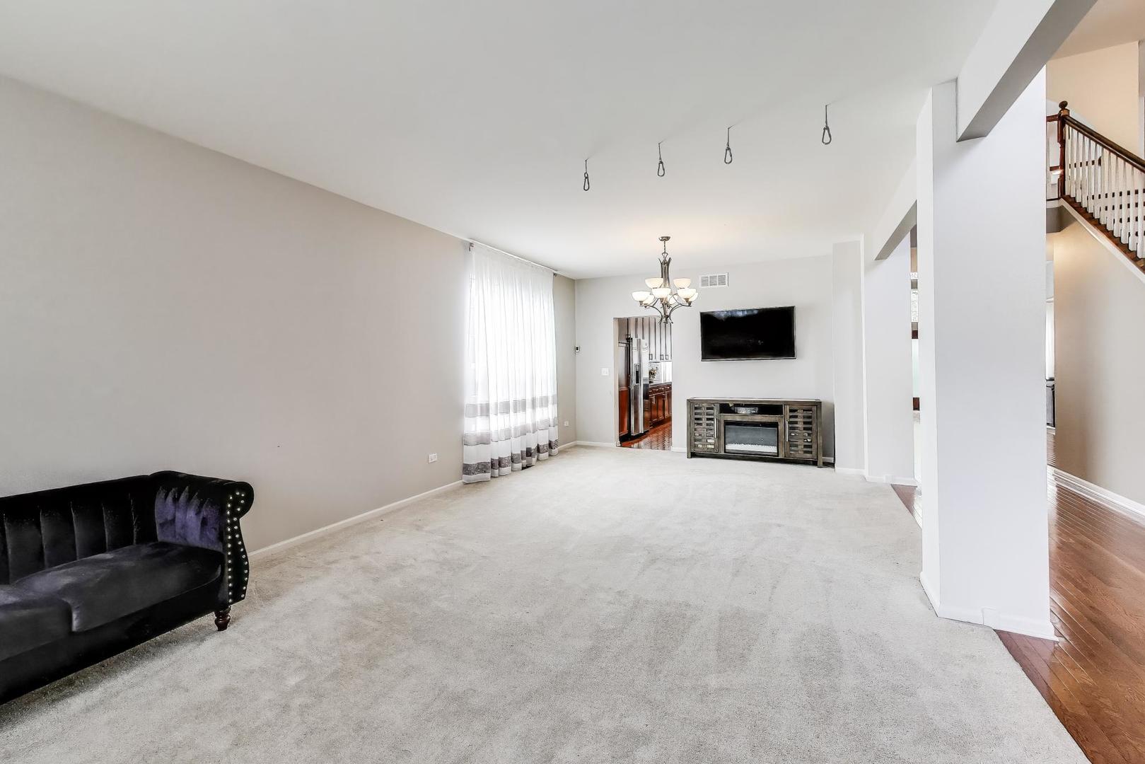 1361 Brentwood Trail Bolingbrook IL 60490