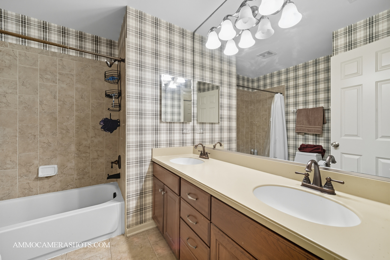 1142 Deerpath Road Aurora IL 60506