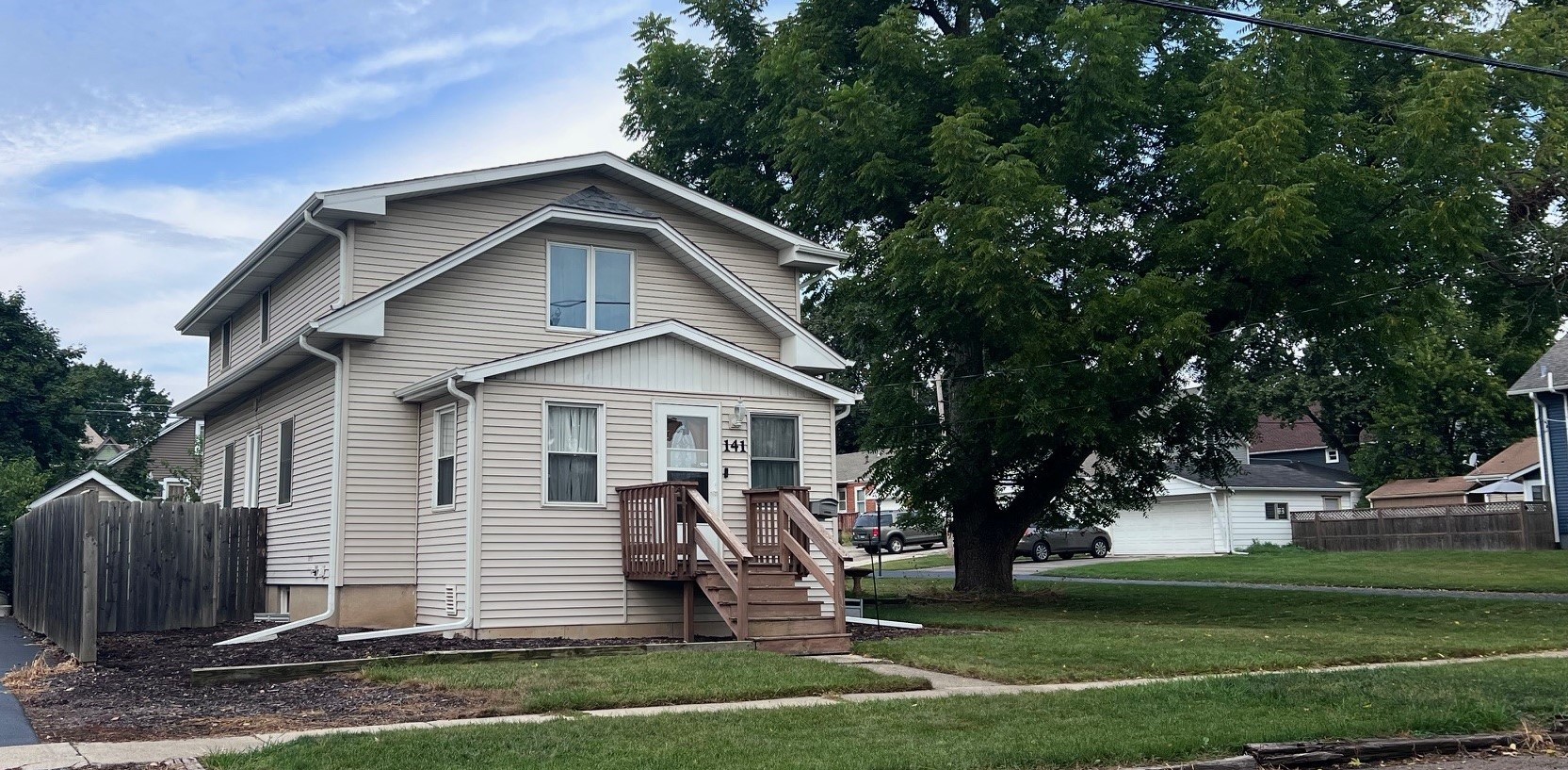 141 North Lord Avenue Carpentersville IL 60110