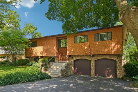 129 Kainer Avenue Barrington IL 60010