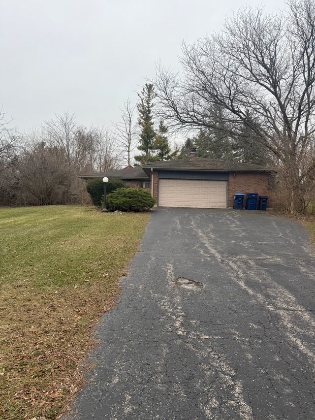 39W607 Hemlock Drive St. Charles IL 60175