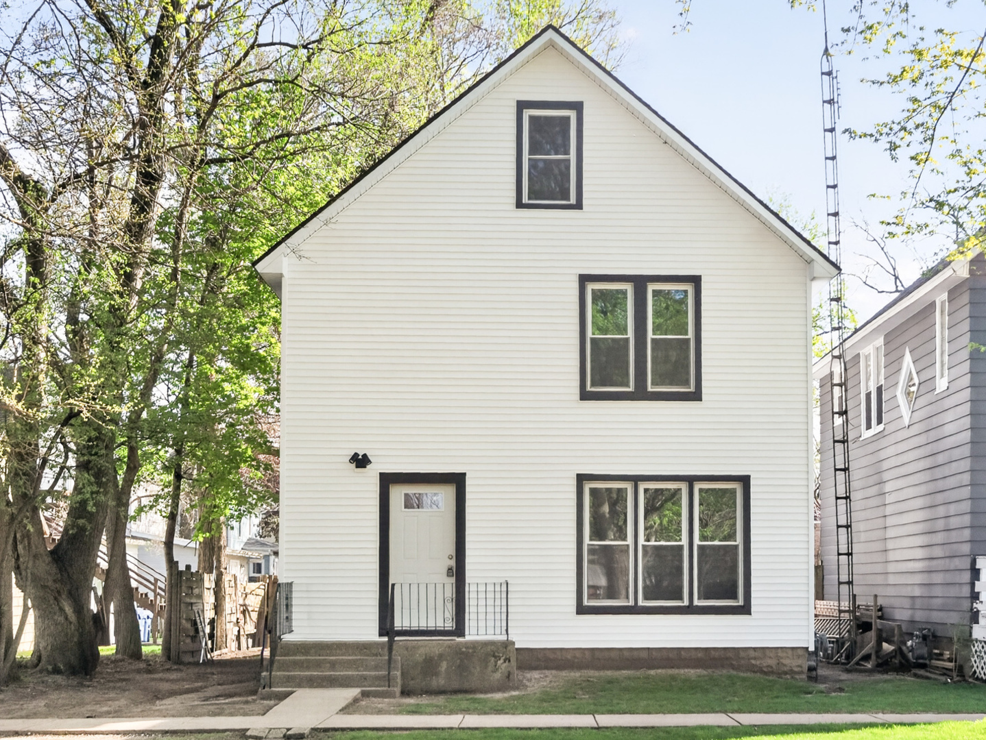224 East Garden Street Dekalb IL 60115