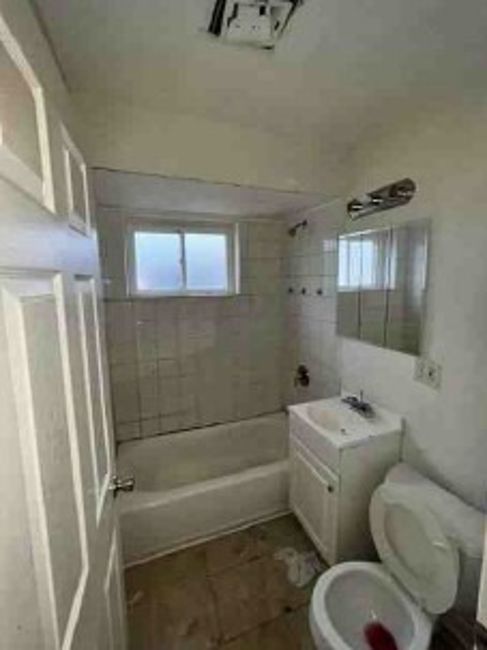 9315 South East End Avenue Chicago IL 60617